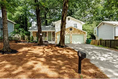 627 Ridge Avenue, Stone Mountain, GA 30083 - Photo 1