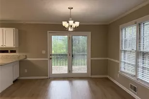 2130 Crescentview Dr, Lawrenceville, GA 30044 - Photo 5