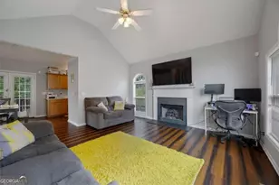 227 Diamond Ct, Carrollton, GA 30116 - Photo 3