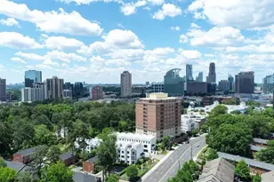 3667 Peachtree Rd NE, Atlanta, GA 30319 - Photo 17