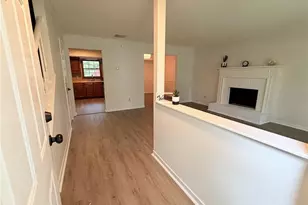 702 Redland Dr, Jonesboro, GA 30238 - Photo 3