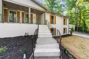 1661 Oak Ridge Cir SW, Stone Mountain, GA 30087 - Photo 5