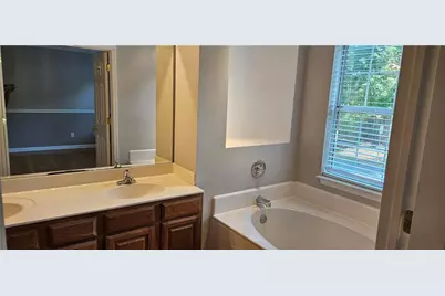 210 Radner Run, Lawrenceville, GA 30043 - Photo 15