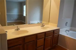 210 Radner Run, Lawrenceville, GA 30043 - Photo 15
