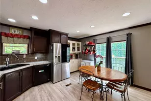 1048 Robin Hood Dr, Murrayville, GA 30564 - Photo 5