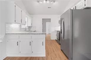 7745 Antebellum Ln, Riverdale, GA 30274 - Photo 9