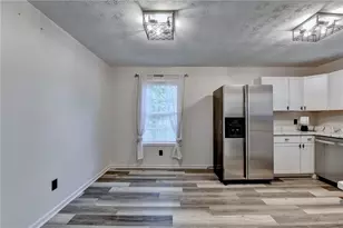 801 Davis St, Monroe, GA 30655 - Photo 9