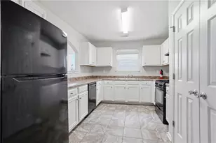 2879 Two Lake Circle, Atlanta, GA 30349 - Photo 11