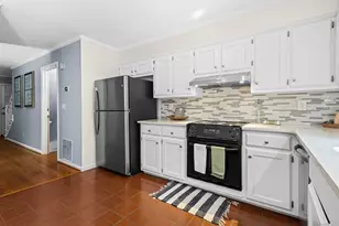 661 N Parkwood Rd, Decatur, GA 30030 - Photo 9