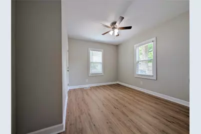 1377 Pine Avenue, Atlanta, GA 30344 - Photo 9