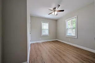 1377 Pine Ave, Atlanta, GA 30344 - Photo 9