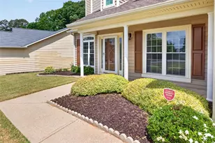715 Chatham Park Dr, Lawrenceville, GA 30046 - Photo 3