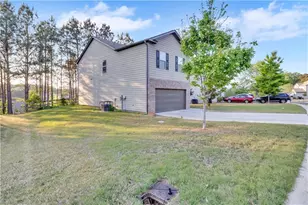 418 Lake Ridge Ln, Fairburn, GA 30213 - Photo 3
