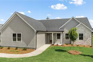 1091 Madison Hills Dr, Madison, GA 30650 - Photo 1
