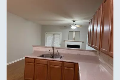 1260 Chinon Point, Lithonia, GA 30058 - Photo 5