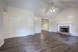 302 Crystal Creek Dr, Jasper, GA 30143 - Photo 5