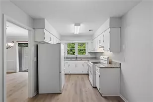 2492 Northlake Ct NE, Atlanta, GA 30345 - Photo 9