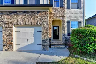 560 Collingsworth Ln, Lawrenceville, GA 30043 - Photo 3
