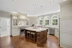 10025 Farmbrook Ln, Johns Creek, GA 30022 - Photo 15