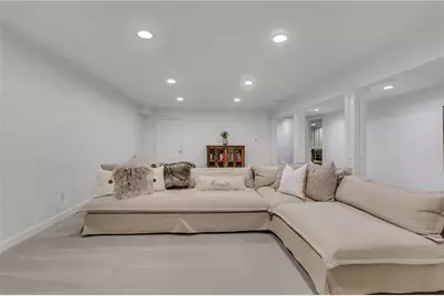 705 Glengary Way NE, Atlanta, GA 30342 - Photo 31