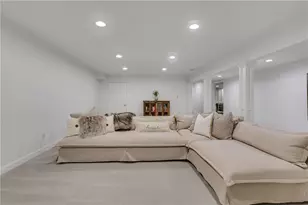 705 Glengary Way NE, Atlanta, GA 30342 - Photo 31
