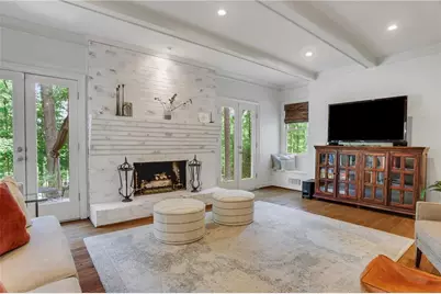 705 Glengary Way NE, Atlanta, GA 30342 - Photo 15
