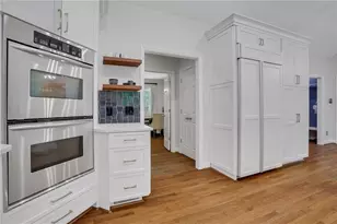 705 Glengary Way NE, Atlanta, GA 30342 - Photo 7