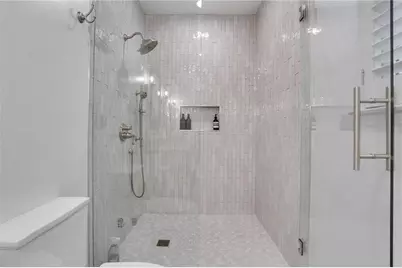 705 Glengary Way NE, Atlanta, GA 30342 - Photo 23