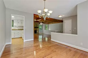 2755 Wendy Ln, Marietta, GA 30062 - Photo 9