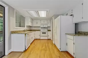 2755 Wendy Ln, Marietta, GA 30062 - Photo 11