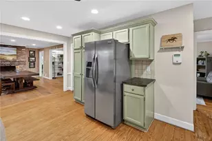 6875 Castleton Dr, Atlanta, GA 30328 - Photo 11