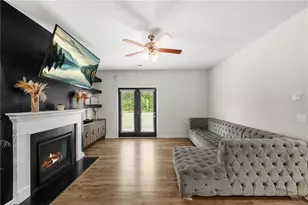 850 Bentley Dr, Fairburn, GA 30213 - Photo 9