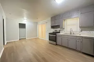 967 Pine Roc Dr, Stone Mountain, GA 30083 - Photo 5
