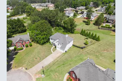 3219 Lindas Circle SE, Conyers, GA 30013 - Photo 9