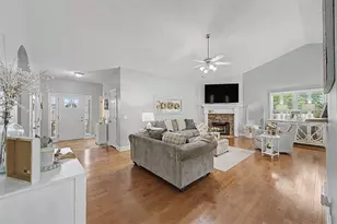 203 Rosewood Dr SE, Calhoun, GA 30701 - Photo 9