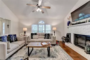 95 N Gwinnett St, Buford, GA 30518 - Photo 9