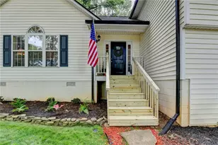 95 N Gwinnett St, Buford, GA 30518 - Photo 1