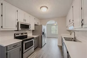 2990 Hampton Valley Dr, Loganville, GA 30052 - Photo 9