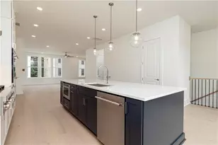 2251 Crestview Dr NE, Brookhaven, GA 30319 - Photo 17