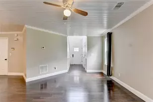 725 Manor Glen Dr, Suwanee, GA 30024 - Photo 9
