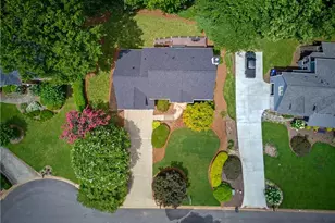 865 Devenish Ln, Roswell, GA 30075 - Photo 3