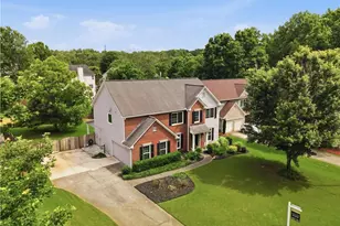 1060 Forest Creek Dr, Canton, GA 30115 - Photo 3