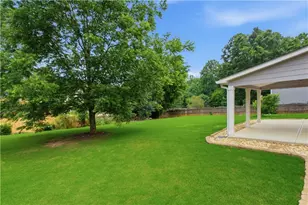 1060 Forest Creek Dr, Canton, GA 30115 - Photo 5