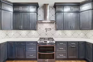 1060 Forest Creek Dr, Canton, GA 30115 - Photo 3