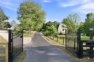 5618 Burke Ln, Gainesville, GA 30506 - Photo 3