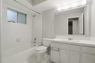 7195 Hunters Branch Dr, Atlanta, GA 30328 - Photo 17
