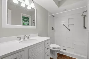 7195 Hunters Branch Dr, Atlanta, GA 30328 - Photo 15
