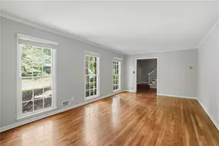 7195 Hunters Branch Dr, Atlanta, GA 30328 - Photo 5