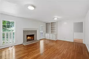 7195 Hunters Branch Dr, Atlanta, GA 30328 - Photo 3