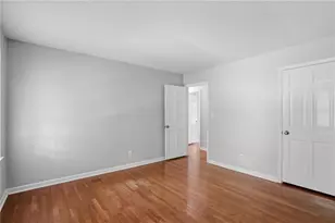 7195 Hunters Branch Dr, Atlanta, GA 30328 - Photo 13